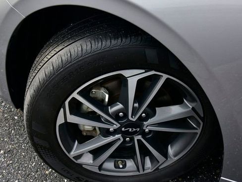 Certified 2023 Kia Forte LXS image 28