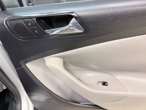 Used 2007 Volkswagen Passat 2.0T image 42