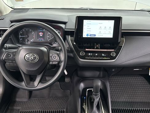 Certified 2025 Toyota Corolla LE image 9