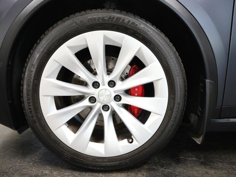 Used 2016 Tesla Model X Performance image 11