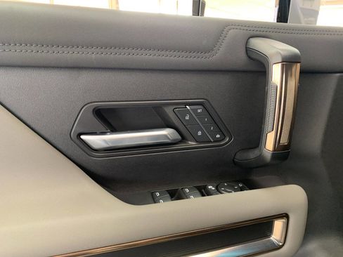 Used 2024 GMC Hummer EV 2X w/ LPO, Illumination Package AWD/4WD image 27