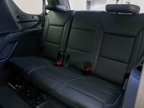 Used 2025 GMC Yukon Denali image 17