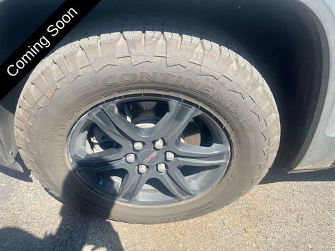 Used 2023 GMC Acadia AT4 w/ Technology Package AWD/4WD image 32