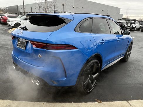 Certified 2024 Jaguar F-PACE SVR image 7