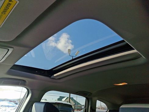 Used 2018 Honda CR-V Touring image 14