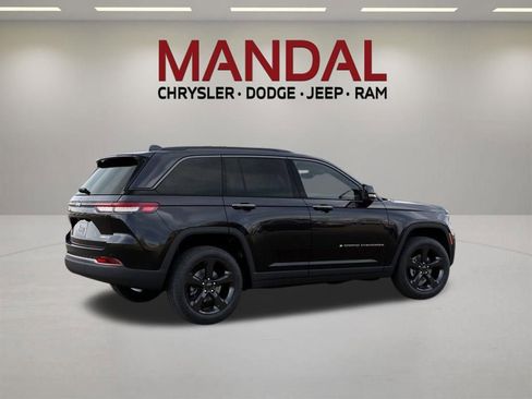 New 2026 Jeep Grand Cherokee Limited w/ Limited Altitude Package RWD image 4