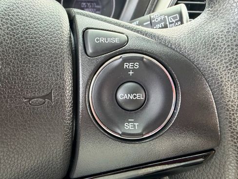 Used 2021 Honda HR-V LX image 30