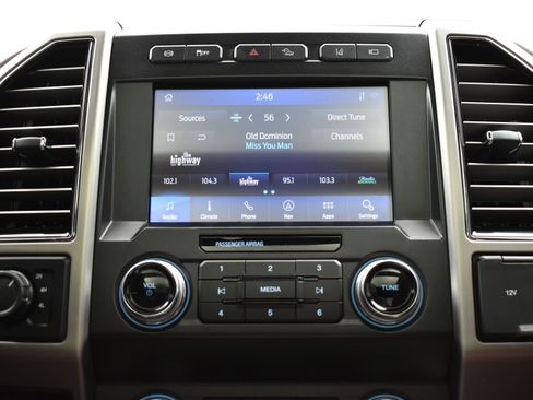 Used 2020 Ford F350 Platinum w/ Tremor Off-Road Package image 28