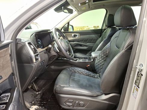 Used 2023 Kia Sorento SX Prestige image 14