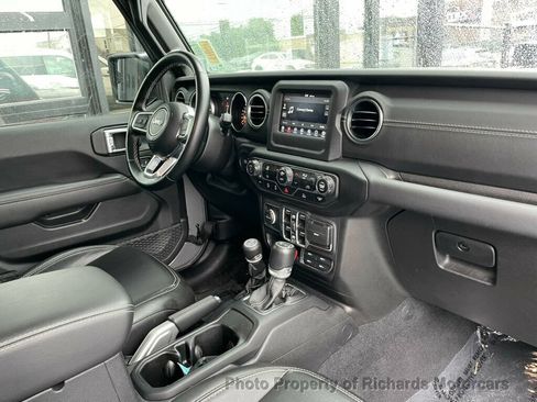 Used 2021 Jeep Wrangler Unlimited Sahara w/ Dual Top Group AWD/4WD image 18
