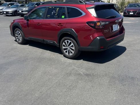 Used 2025 Subaru Outback Premium AWD/4WD image 7