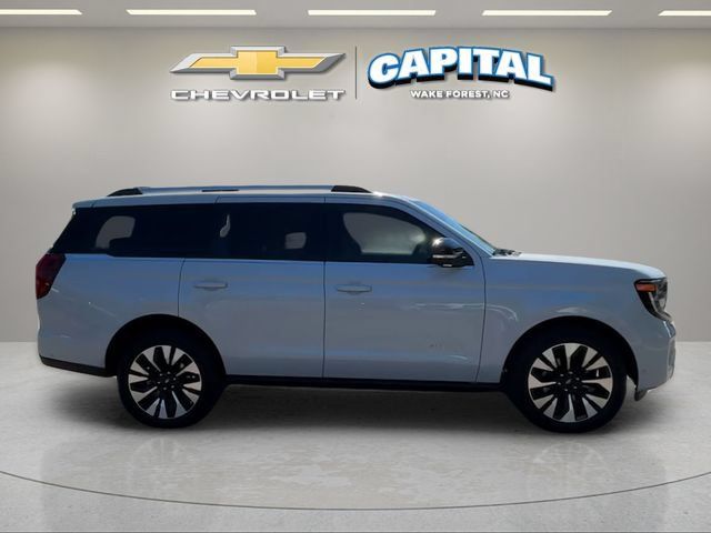 Used 2025 Ford Expedition Platinum w/ Driver's Package AWD/4WD image 6