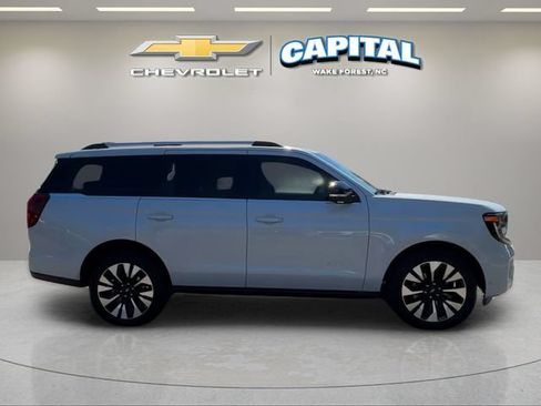 Used 2025 Ford Expedition Platinum w/ Driver's Package AWD/4WD image 6