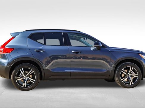 Used 2026 Volvo XC40 B5 Core AWD/4WD image 4