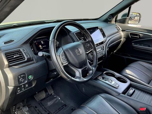 Used 2023 Honda Passport TrailSport image 14