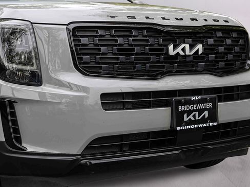 Certified 2022 Kia Telluride EX w/ EX Premium Package AWD/4WD image 32