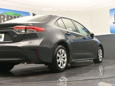 Used 2025 Toyota Corolla LE image 21
