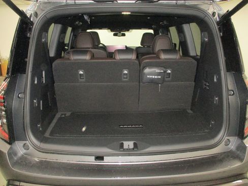 New 2025 Nissan Armada SL w/ Captain's Chari Seat Package image 6