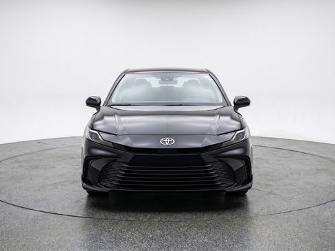 Used 2025 Toyota Camry LE FWD image 2