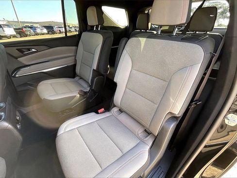 Certified 2025 Chevrolet Traverse LT image 19