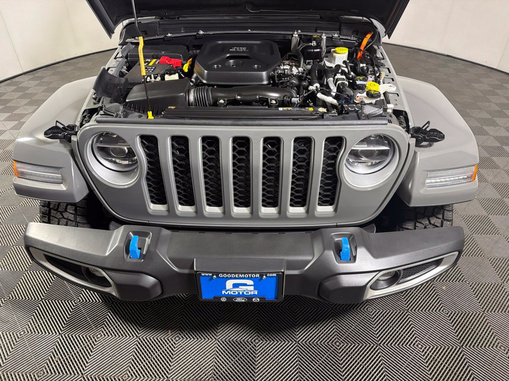 Used 2022 Jeep Wrangler Unlimited Sahara w/ Cold Weather Group AWD/4WD image 26