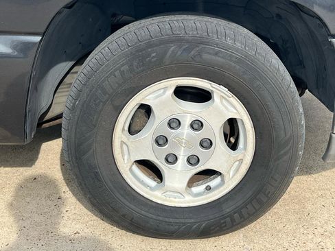 Used 2004 Chevrolet Silverado 1500 LS RWD image 24