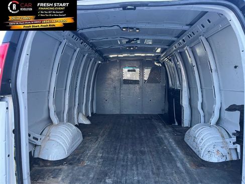 Used 2018 GMC Savana 3500 Extended image 10