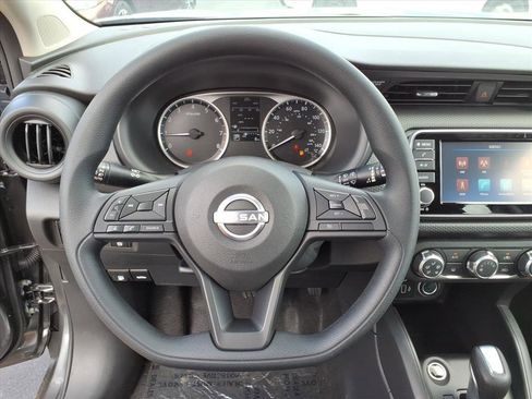 New 2025 Nissan Kicks Play S image 12