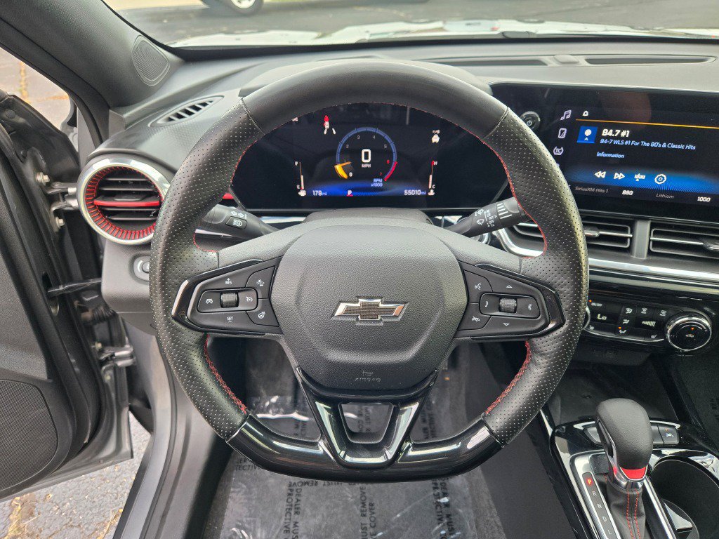 Certified 2024 Chevrolet Trax RS w/ Sunroof Package FWD image 32