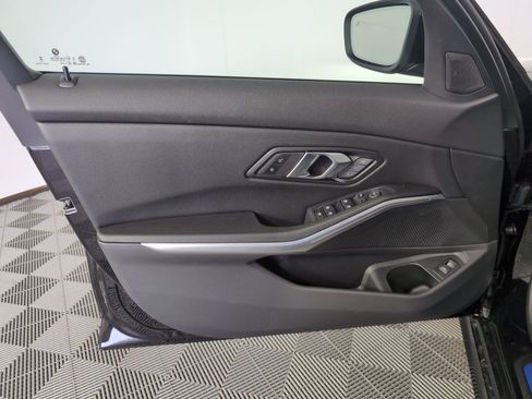 Used 2025 BMW 330i Sedan w/ Convenience Package image 10