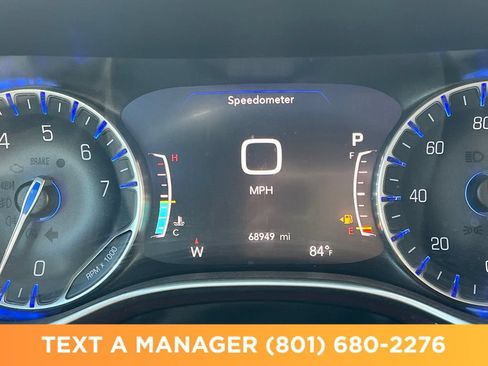 Used 2019 Chrysler Pacifica Touring-L FWD image 19
