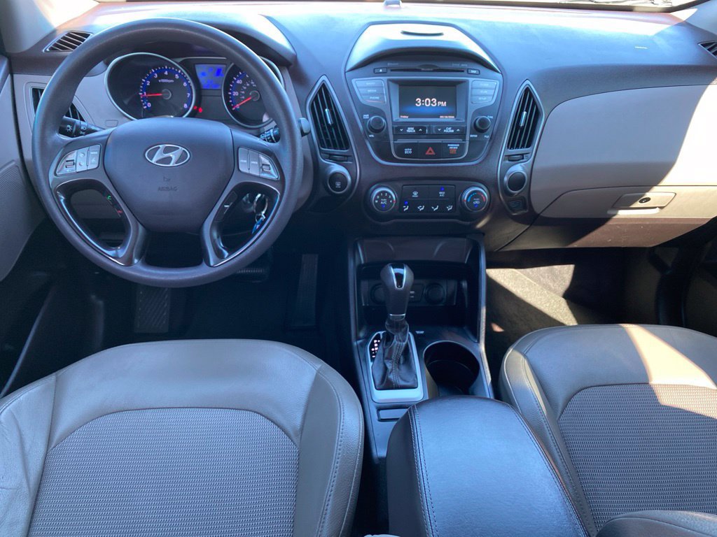Used 2015 Hyundai Tucson GLS w/ Option Group 02 FWD image 4