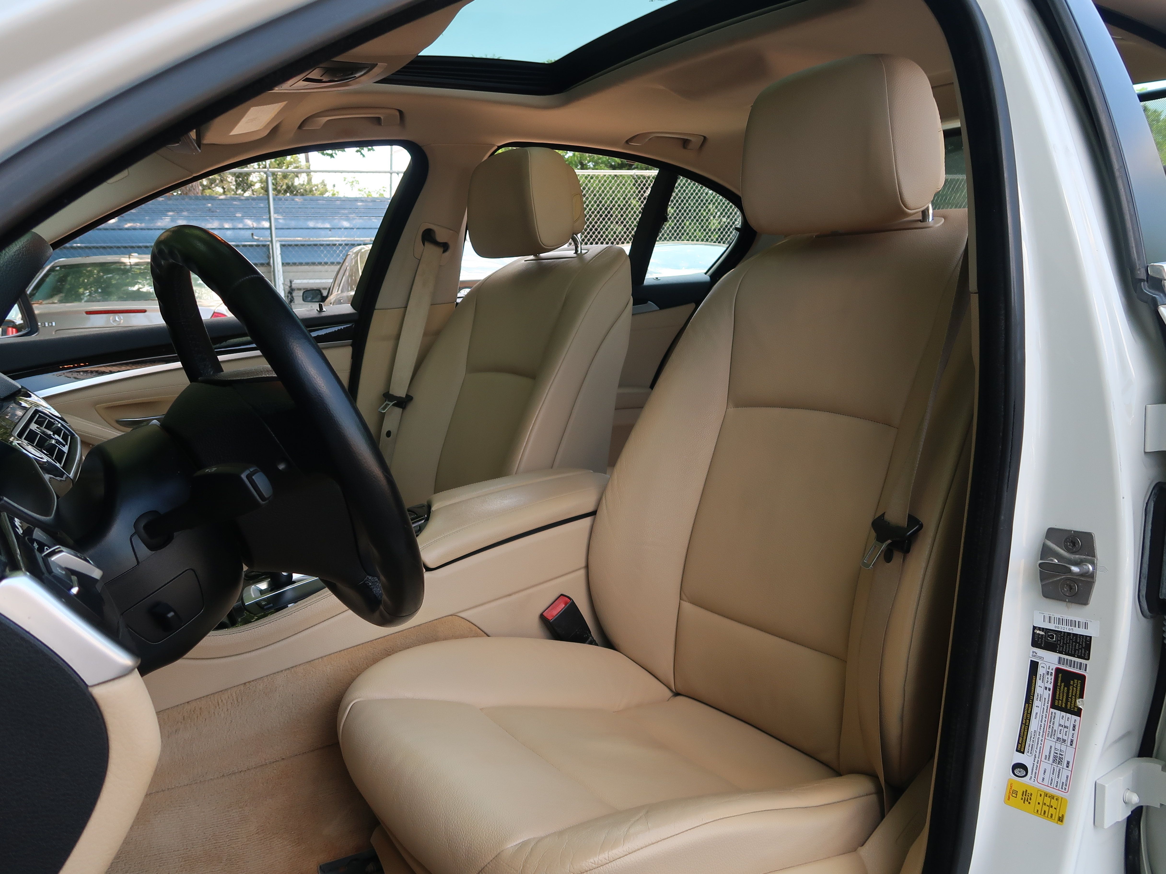 Used 2011 BMW 528i Sedan RWD image 12