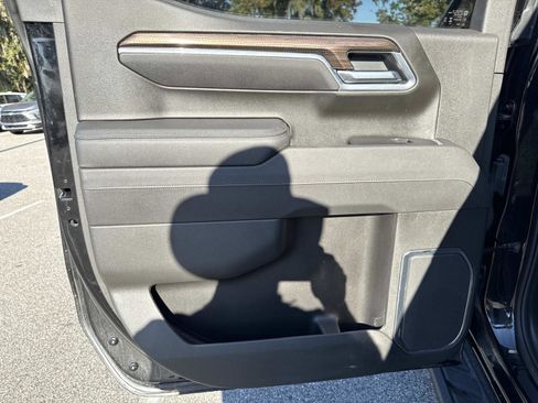 Used 2025 Chevrolet Silverado 1500 LT Trail Boss w/ LT Trail Boss Premium Package image 9