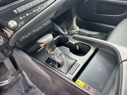 Used 2024 Lexus ES 350 w/ Premium Package FWD image 13