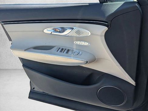 Used 2023 Genesis GV70 2.5T w/ Select Package image 10