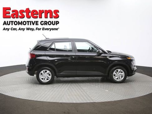 Used 2025 Hyundai Venue SE image 44