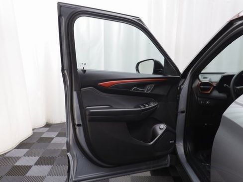 Certified 2025 Chevrolet TrailBlazer RS w/ Convenience Package image 5