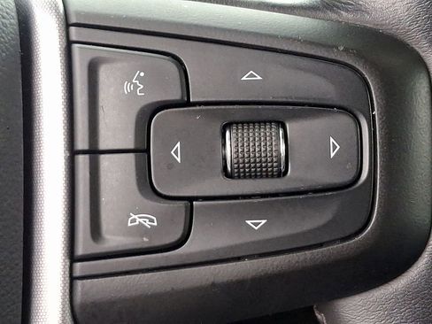 Used 2023 GMC Yukon XL SLT image 21