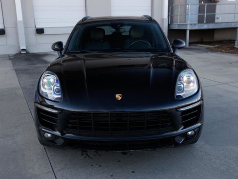 Used 2017 Porsche Macan AWD SPORT UTILITY 4DR WAGON image 17