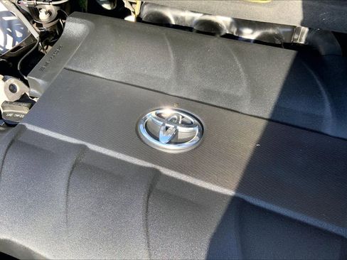 Used 2011 Toyota Sienna Limited image 32