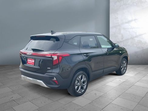 Used 2026 Kia Seltos LX AWD/4WD image 6