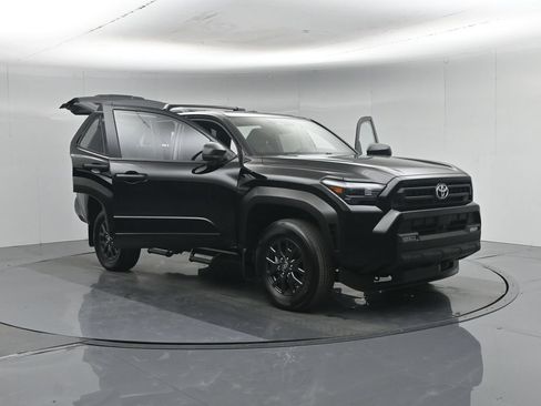 Used 2025 Toyota 4Runner SR5 AWD/4WD image 36