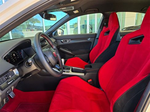 Used 2024 Honda Civic Type R image 9
