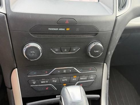 Used 2018 Ford Edge SEL w/ Equipment Group 201A FWD image 13