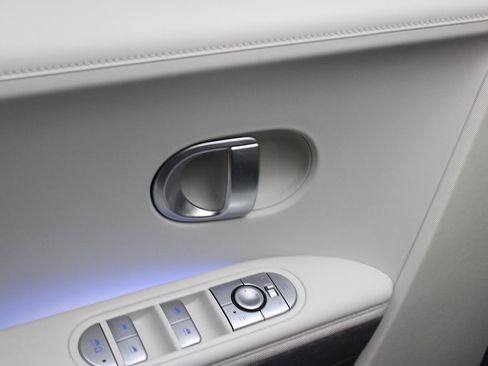 Used 2023 Hyundai Ioniq 5 SEL image 25