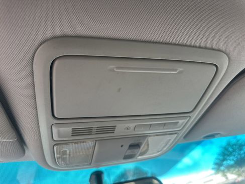 Used 2011 Honda Odyssey EX image 29