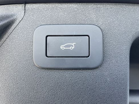 Certified 2025 Land Rover Discovery Sport S AWD/4WD image 36