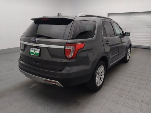 Used 2017 Ford Explorer XLT FWD image 9