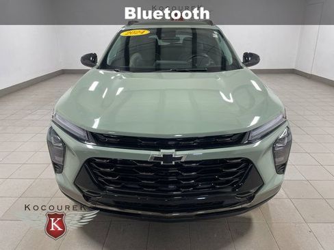 Used 2024 Chevrolet Trax ACTIV w/ Driver Confidence Package FWD image 2
